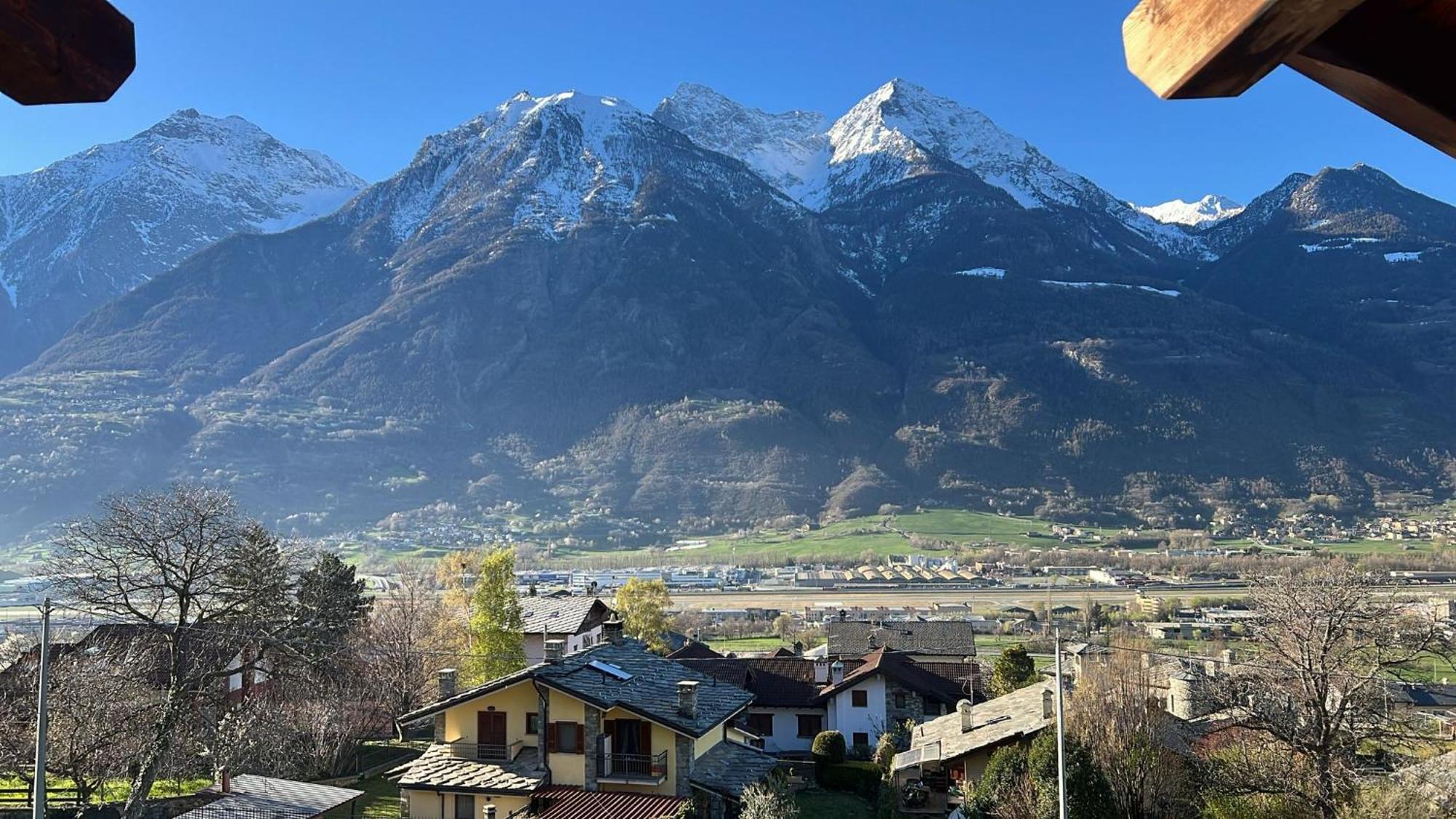 Grazioso Appartamento 1 Aosta Exterior foto